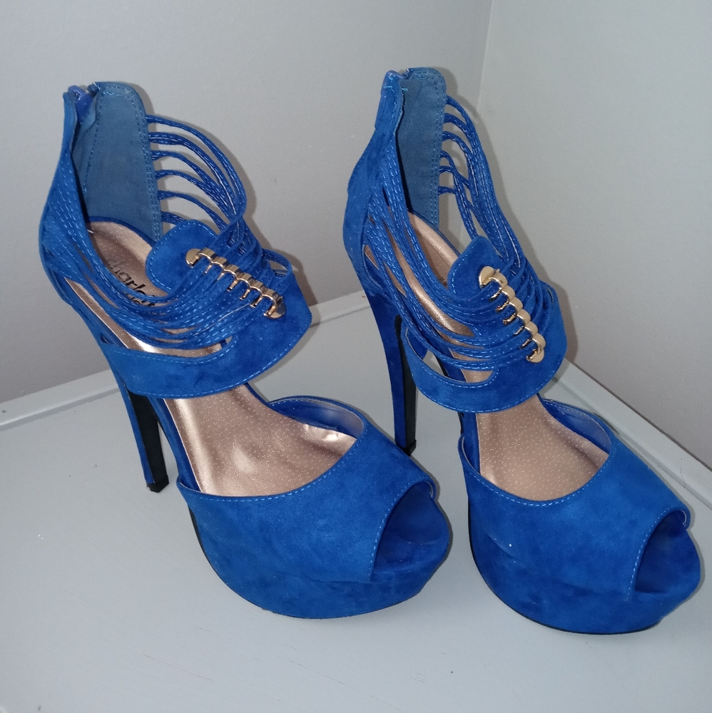 Shoes - Picture 2 of 3